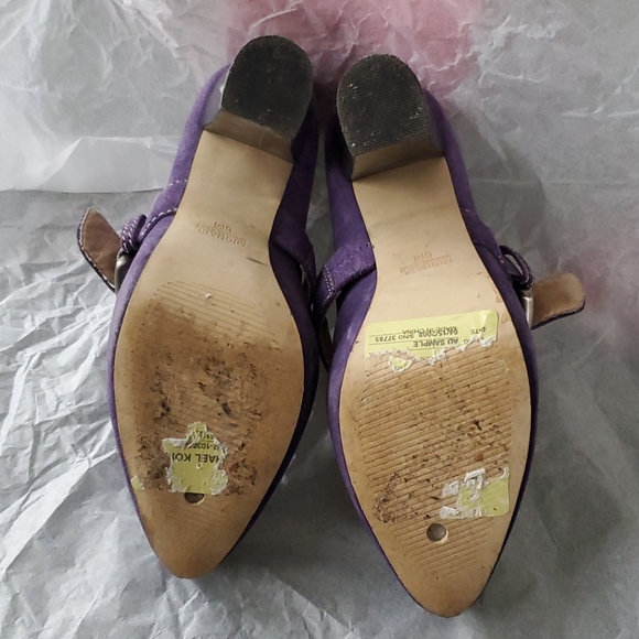 Shoes - Picture 4 of 5